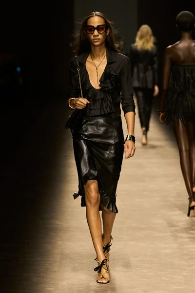 Look 9